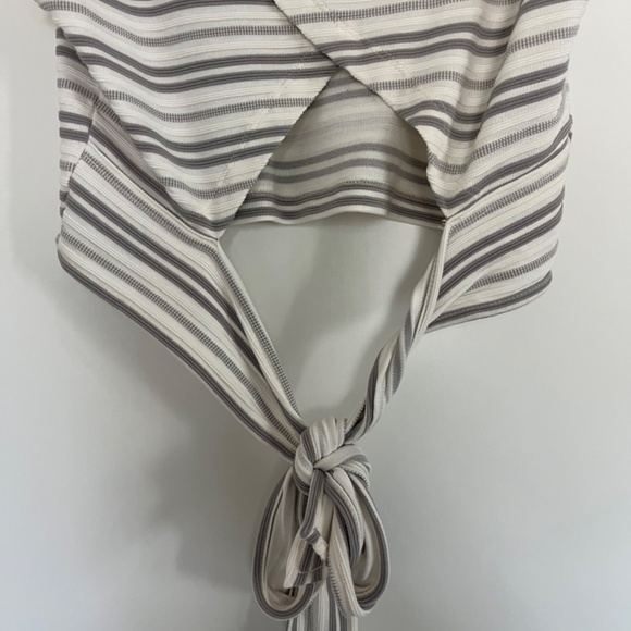 Club Monaco Tie Back Crop Top, White and Grey Striped, Size S, NWOT - Picture 5 of 7